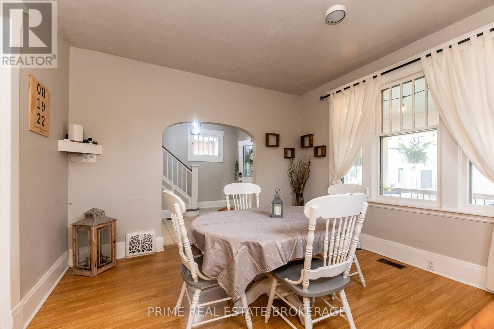 72 Walnut Street, St. Thomas, ON - Indoor Photo Showing Dining Room