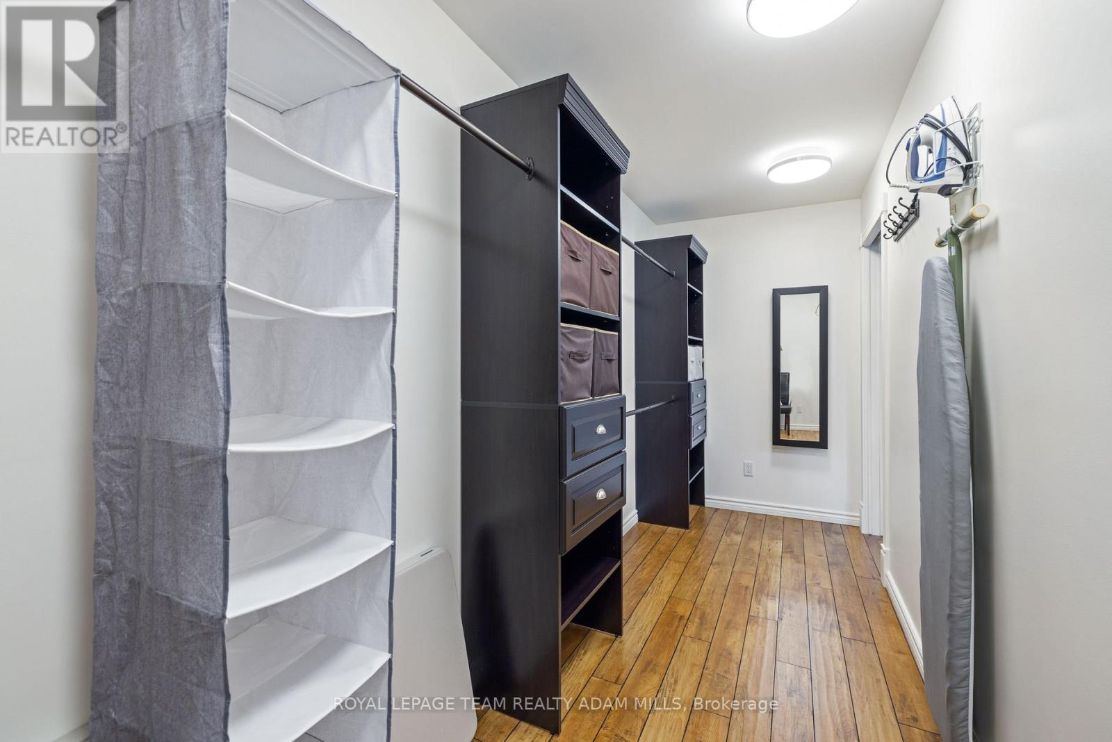 Walk-in closet - 1396 Maxime Street, Ottawa, ON - Indoor