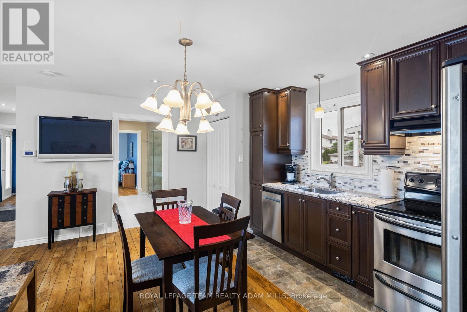 1396 Maxime Street, Ottawa, ON - Indoor