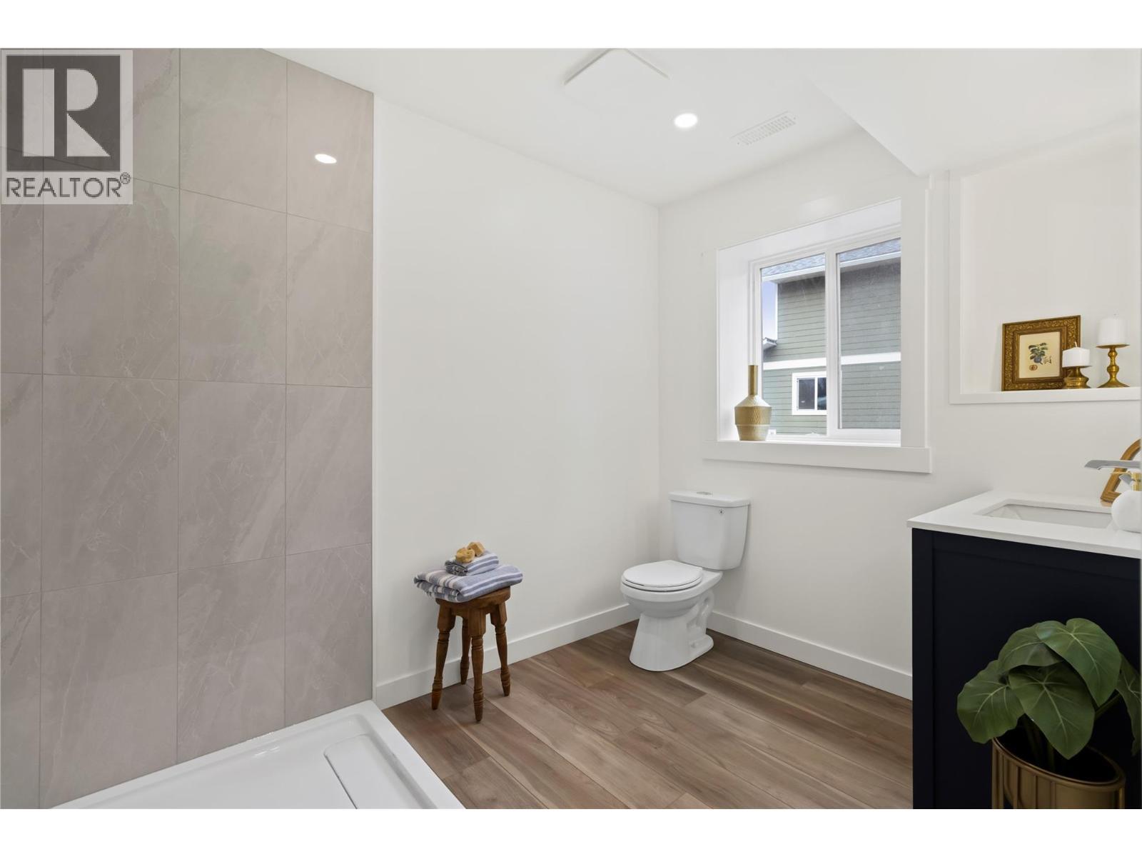2868 Golf Course Drive, Blind Bay, BC - Indoor Photo Showing Bathroom