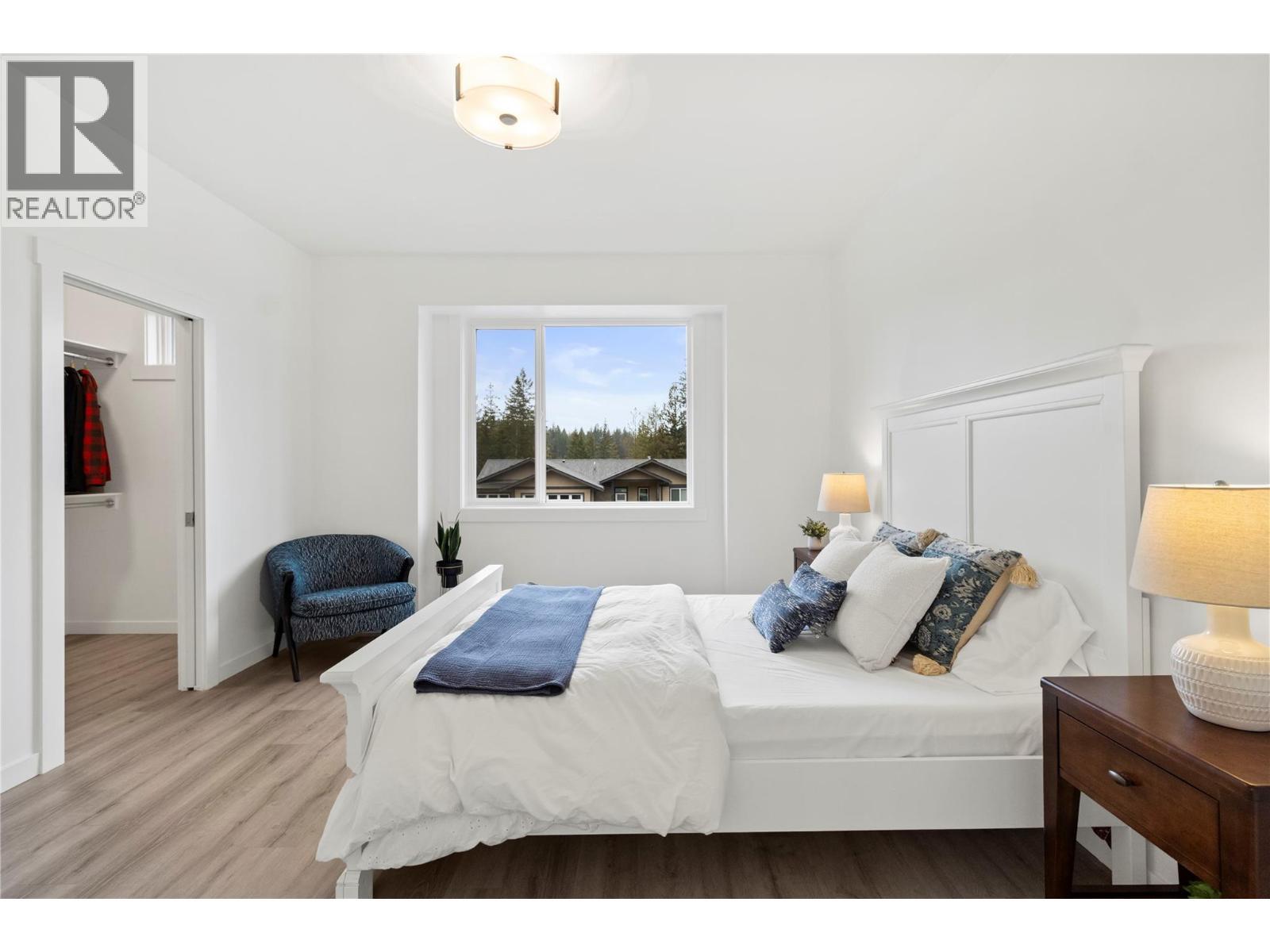 2868 Golf Course Drive, Blind Bay, BC - Indoor Photo Showing Bedroom