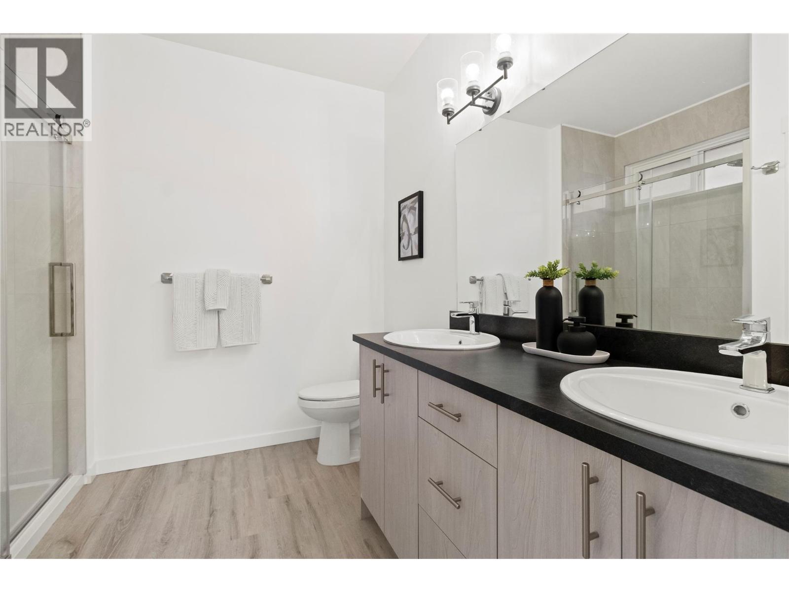 2868 Golf Course Drive, Blind Bay, BC - Indoor Photo Showing Bathroom