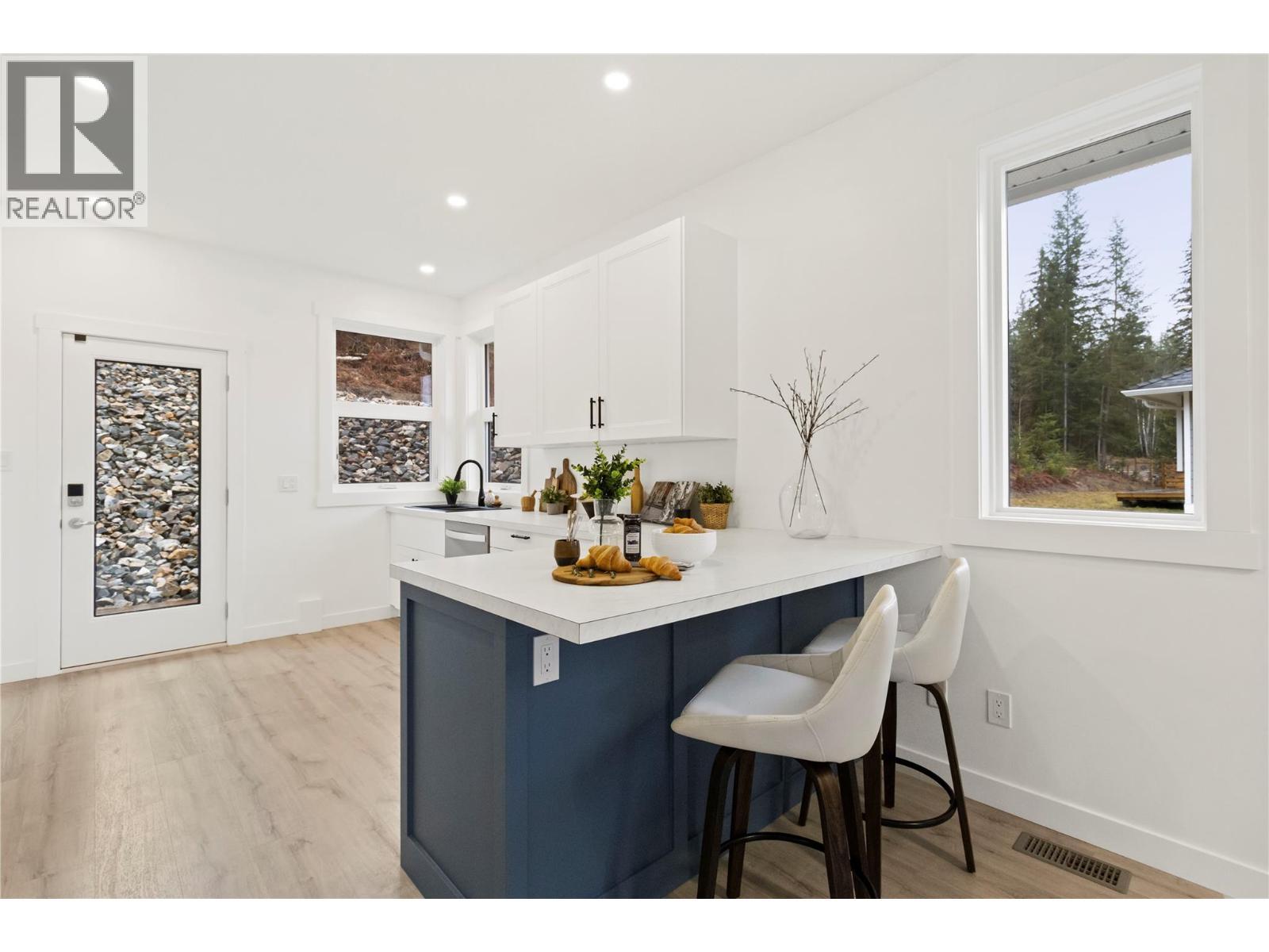 2868 Golf Course Drive, Blind Bay, BC - Indoor