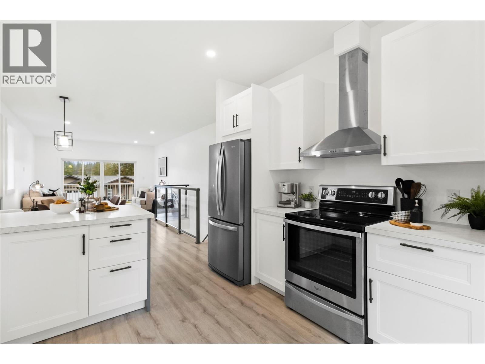2868 Golf Course Drive, Blind Bay, BC - Indoor Photo Showing Kitchen