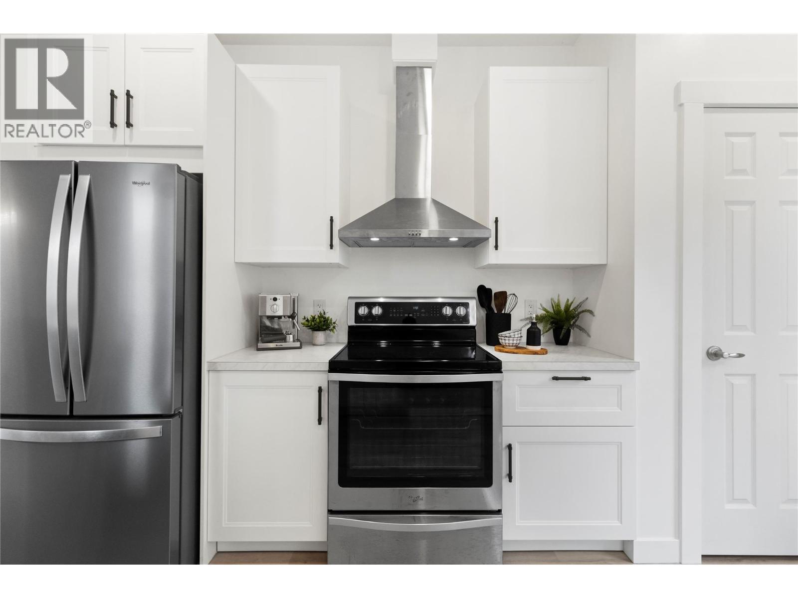 2868 Golf Course Drive, Blind Bay, BC - Indoor Photo Showing Kitchen