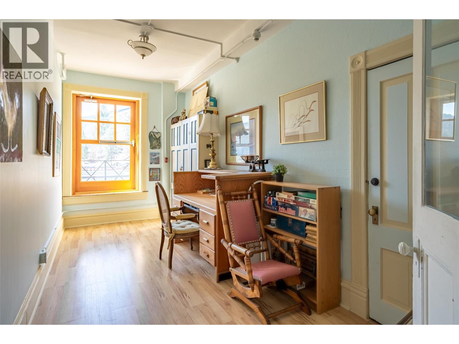 2004 Columbia Avenue, Rossland, BC