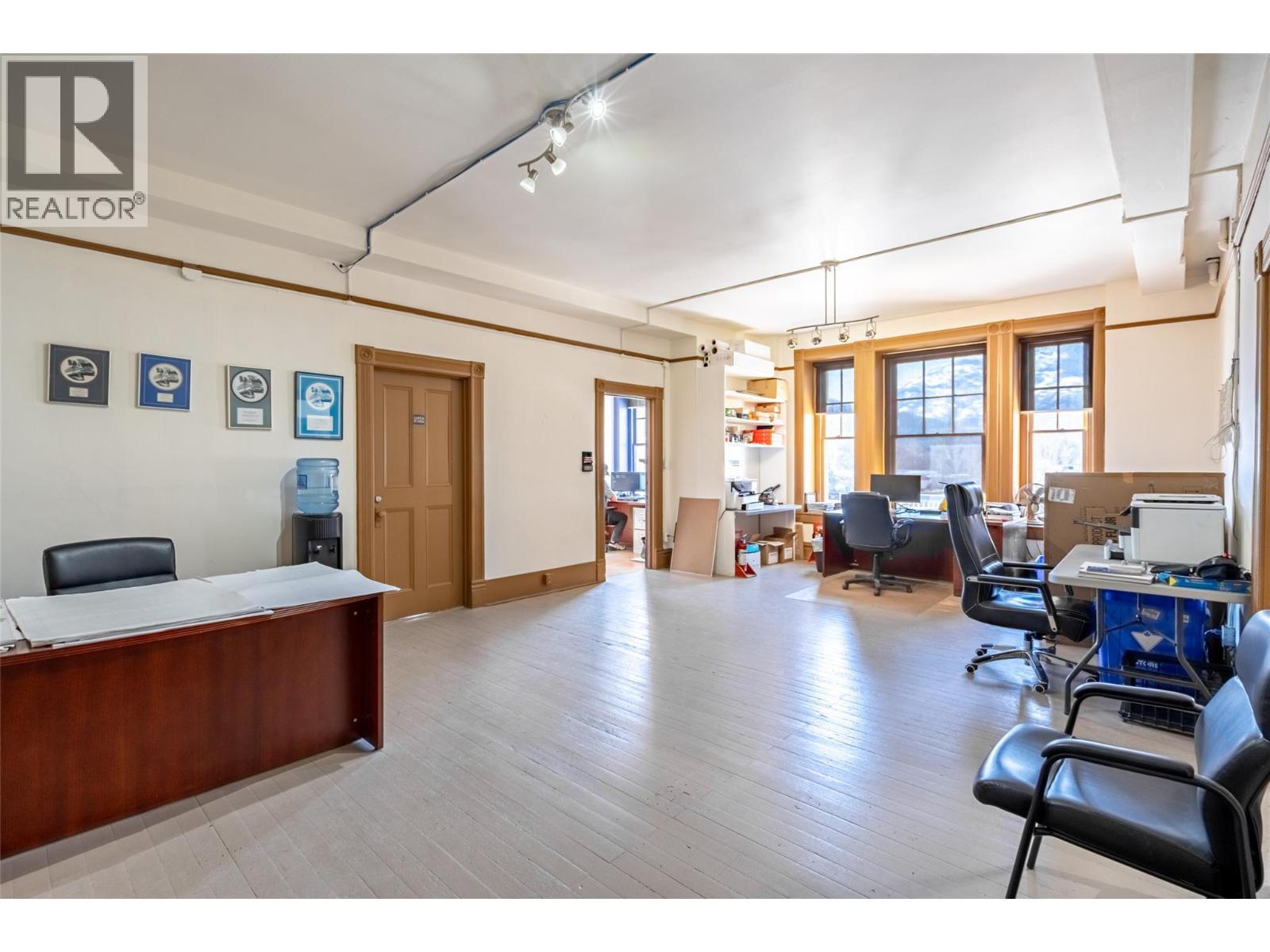 2004 Columbia Avenue, Rossland, BC