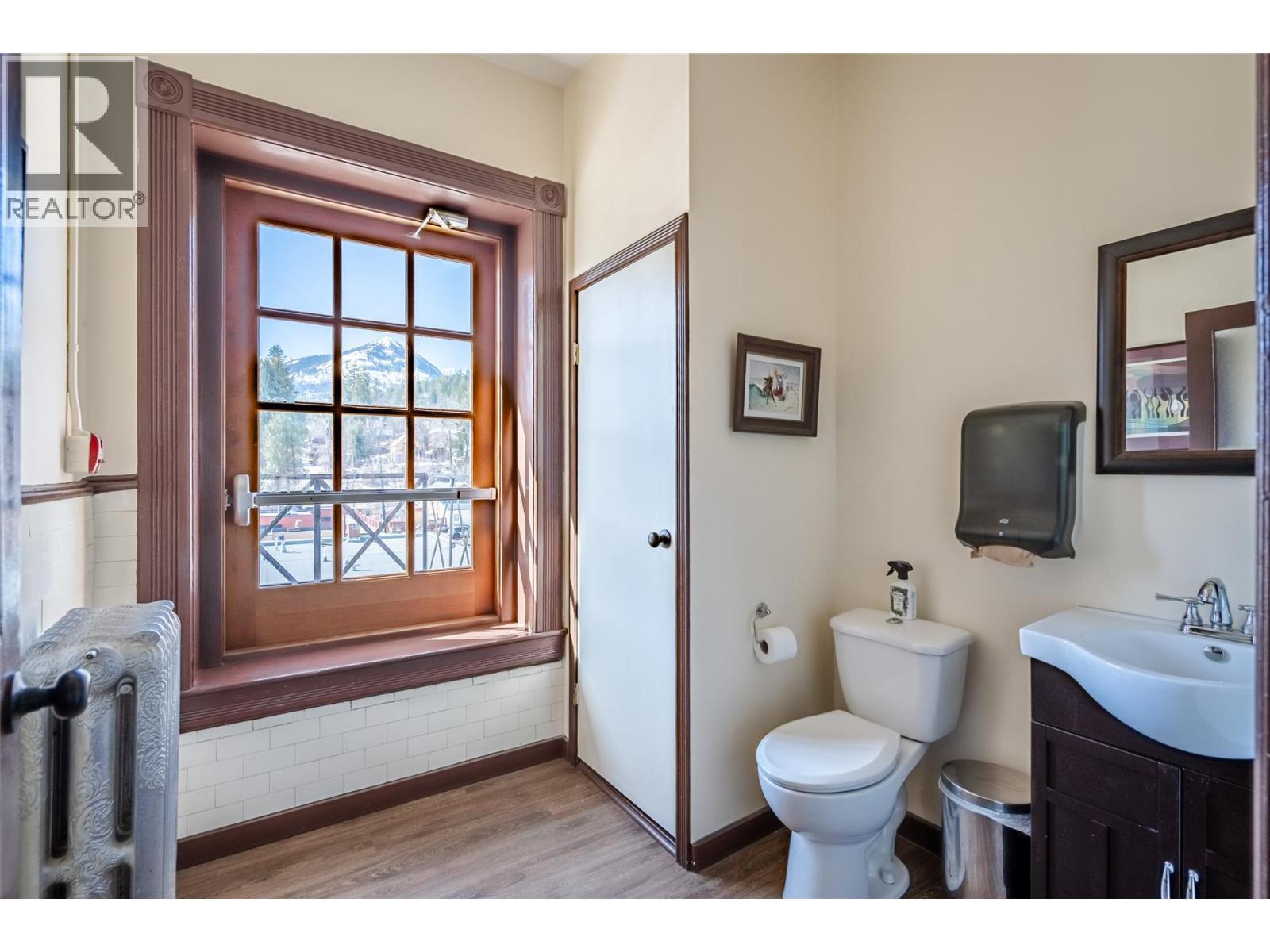 2004 Columbia Avenue, Rossland, BC