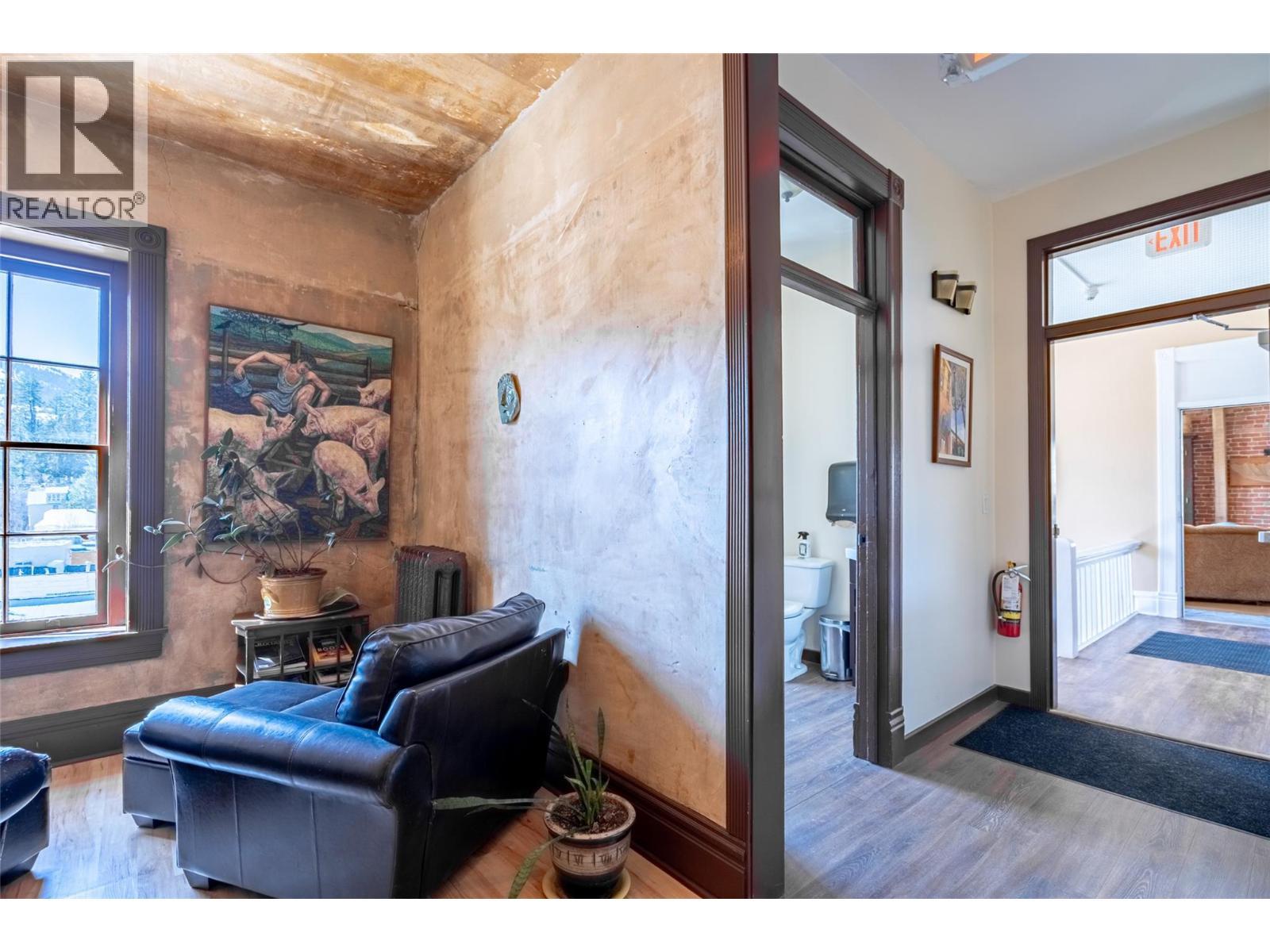 2004 Columbia Avenue, Rossland, BC