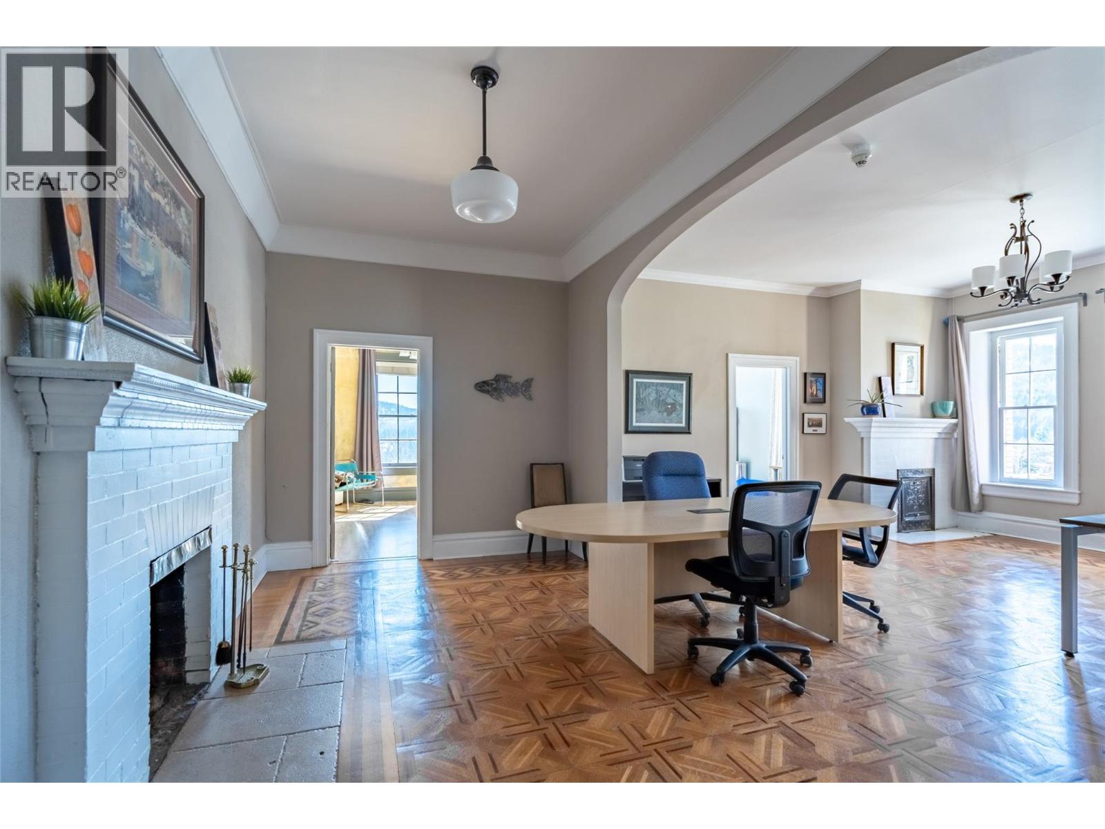 2004 Columbia Avenue, Rossland, BC