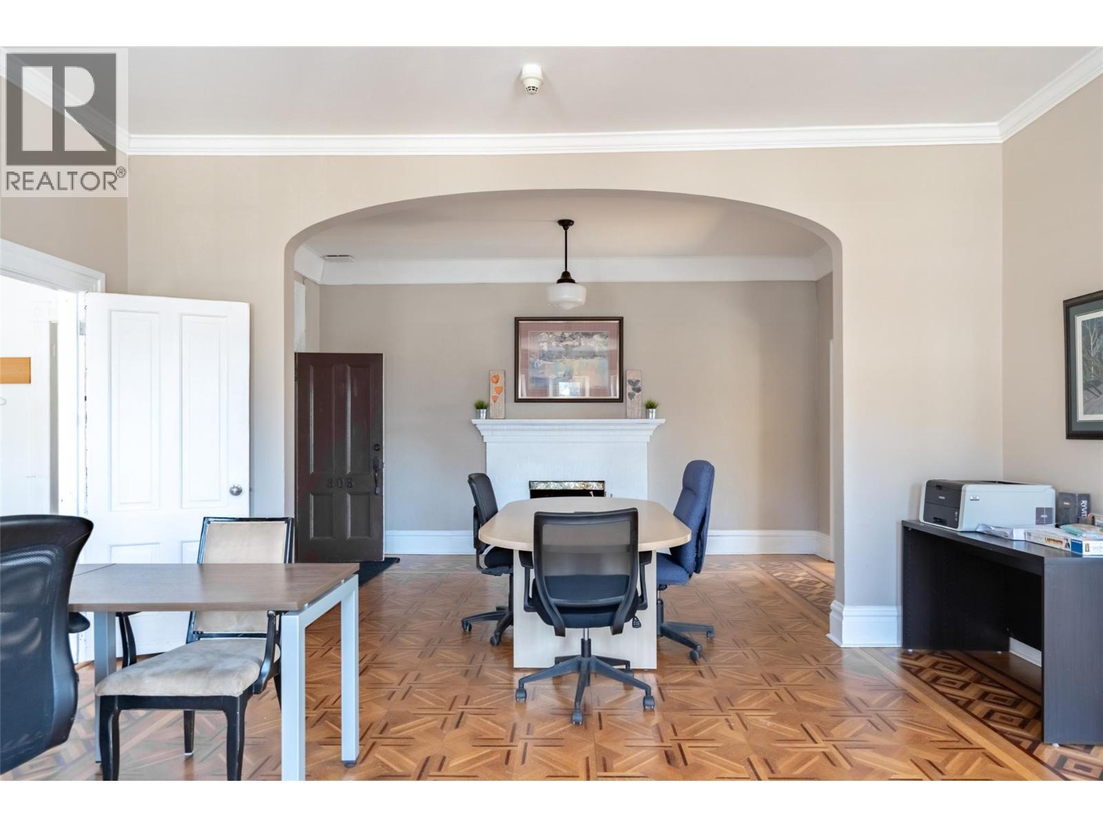 2004 Columbia Avenue, Rossland, BC