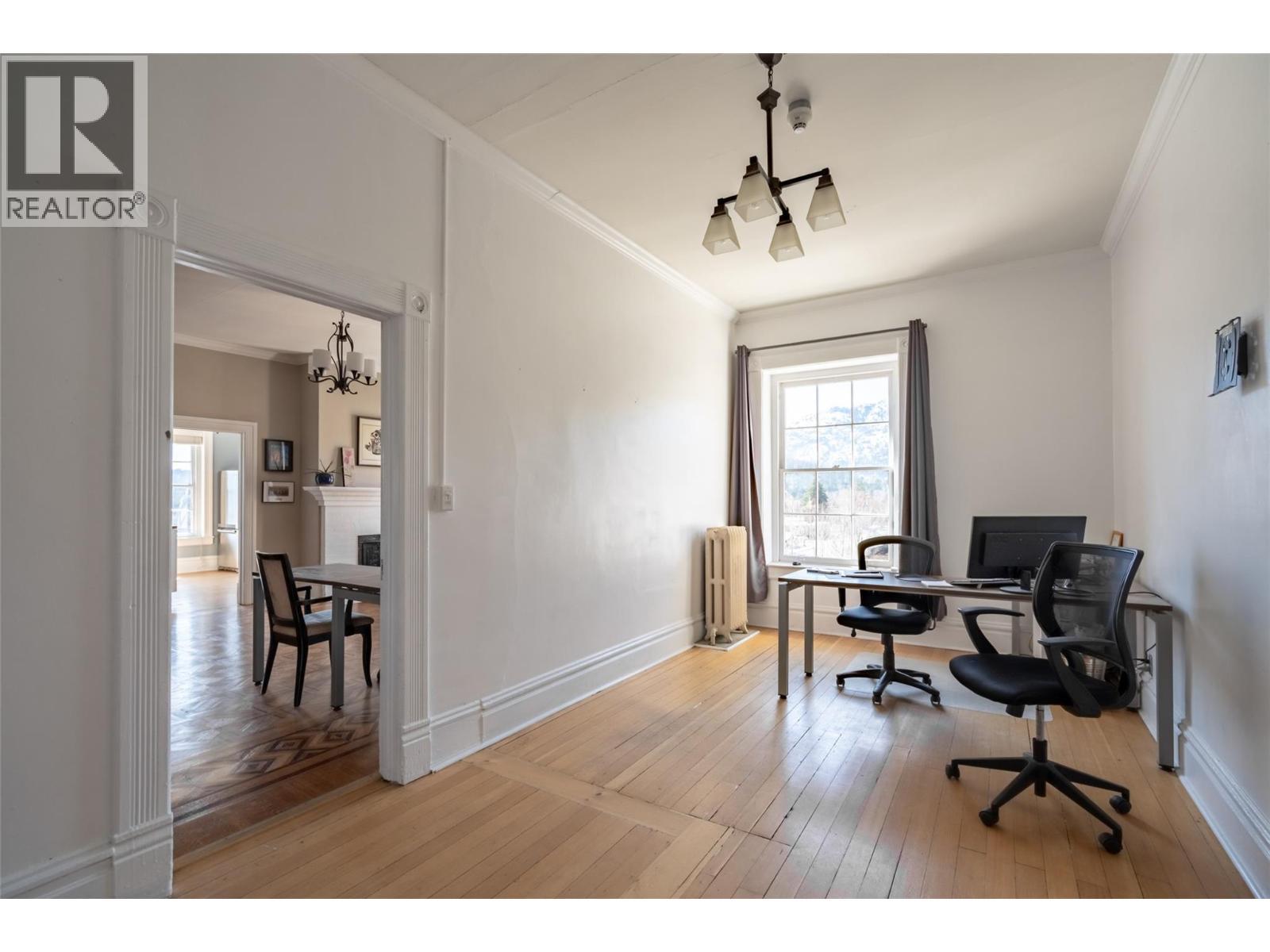 2004 Columbia Avenue, Rossland, BC