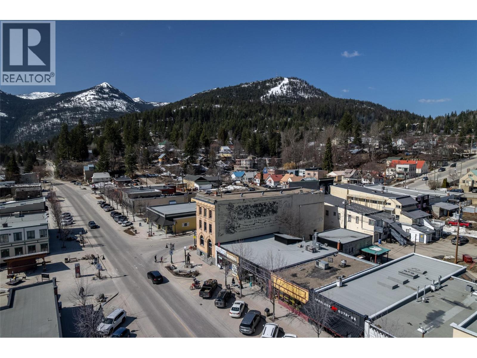 2004 Columbia Avenue, Rossland, BC