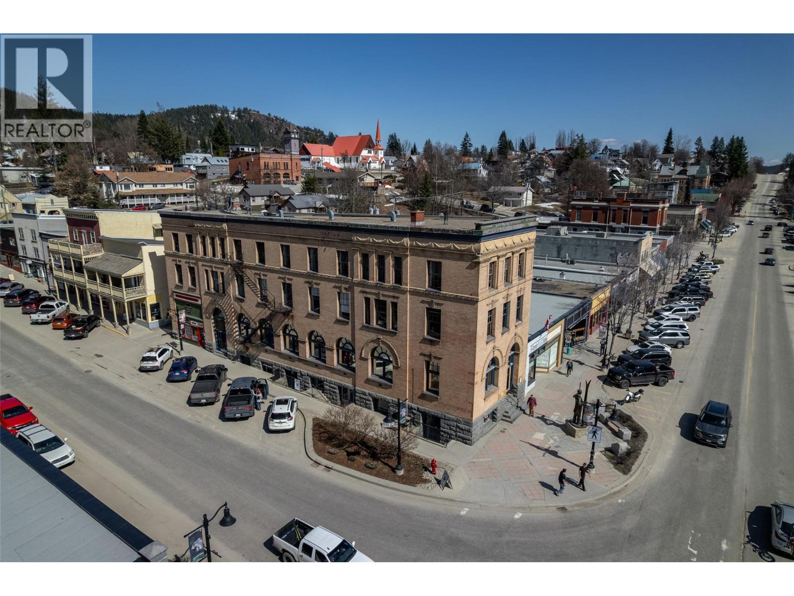 2004 Columbia Avenue, Rossland, BC