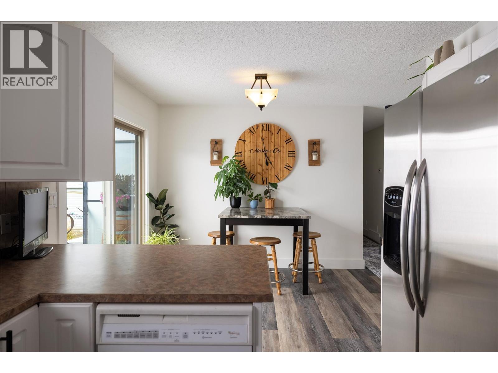 6454 Holbrook Road, Vernon, BC - Indoor