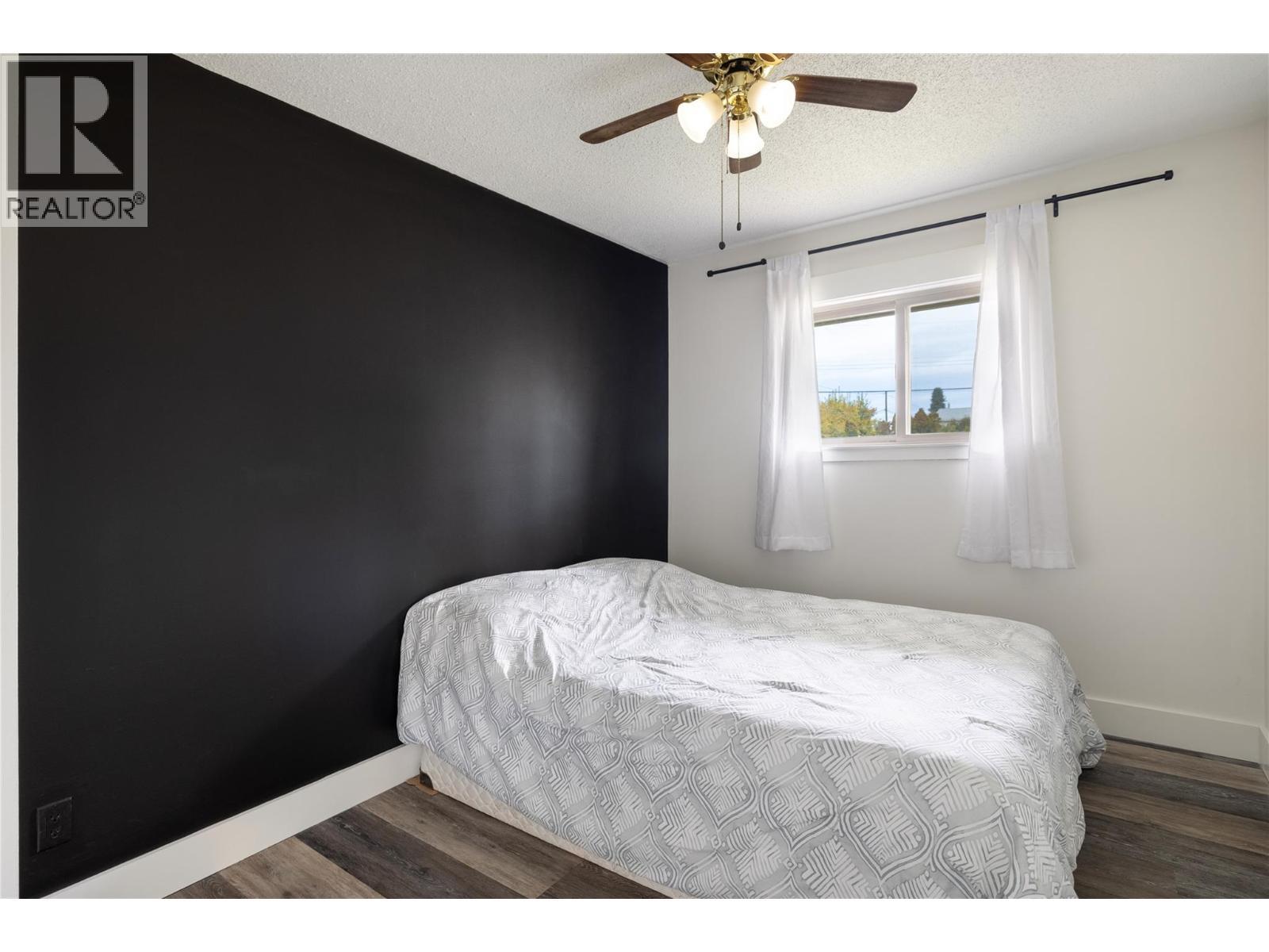 6454 Holbrook Road, Vernon, BC - Indoor Photo Showing Bedroom