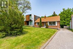 104 HIGHLAND PARK BOULEVARD Markham, ON L3T 1B7