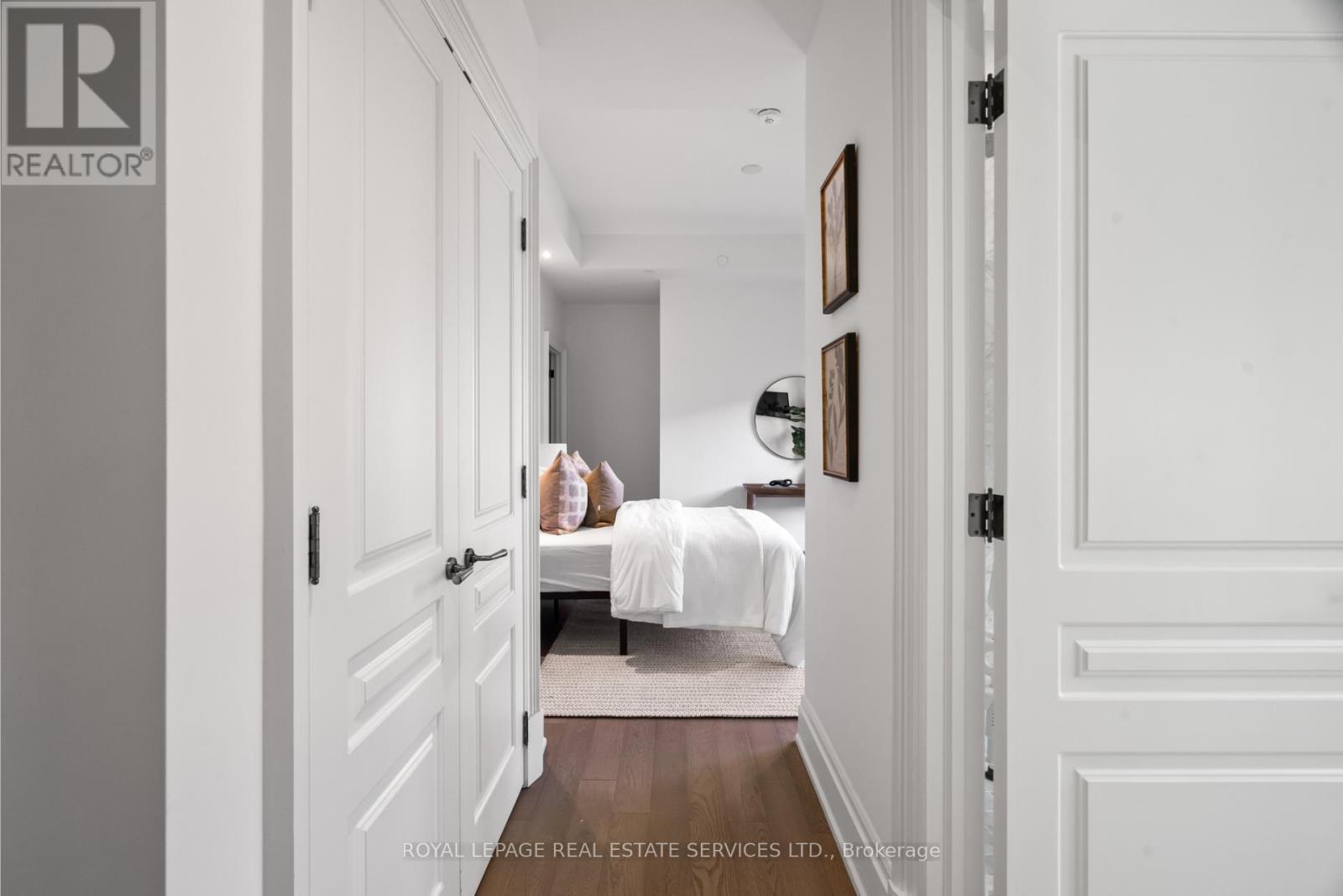 504 - 4 The Kingsway, Toronto, ON - Indoor Photo Showing Other Room