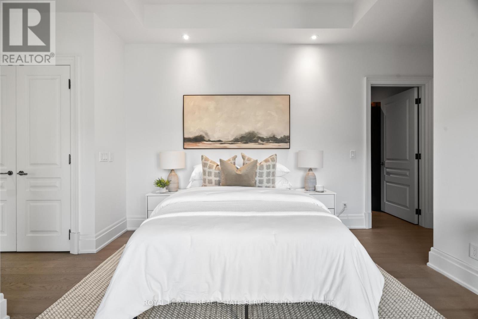 504 - 4 The Kingsway, Toronto, ON - Indoor Photo Showing Bedroom