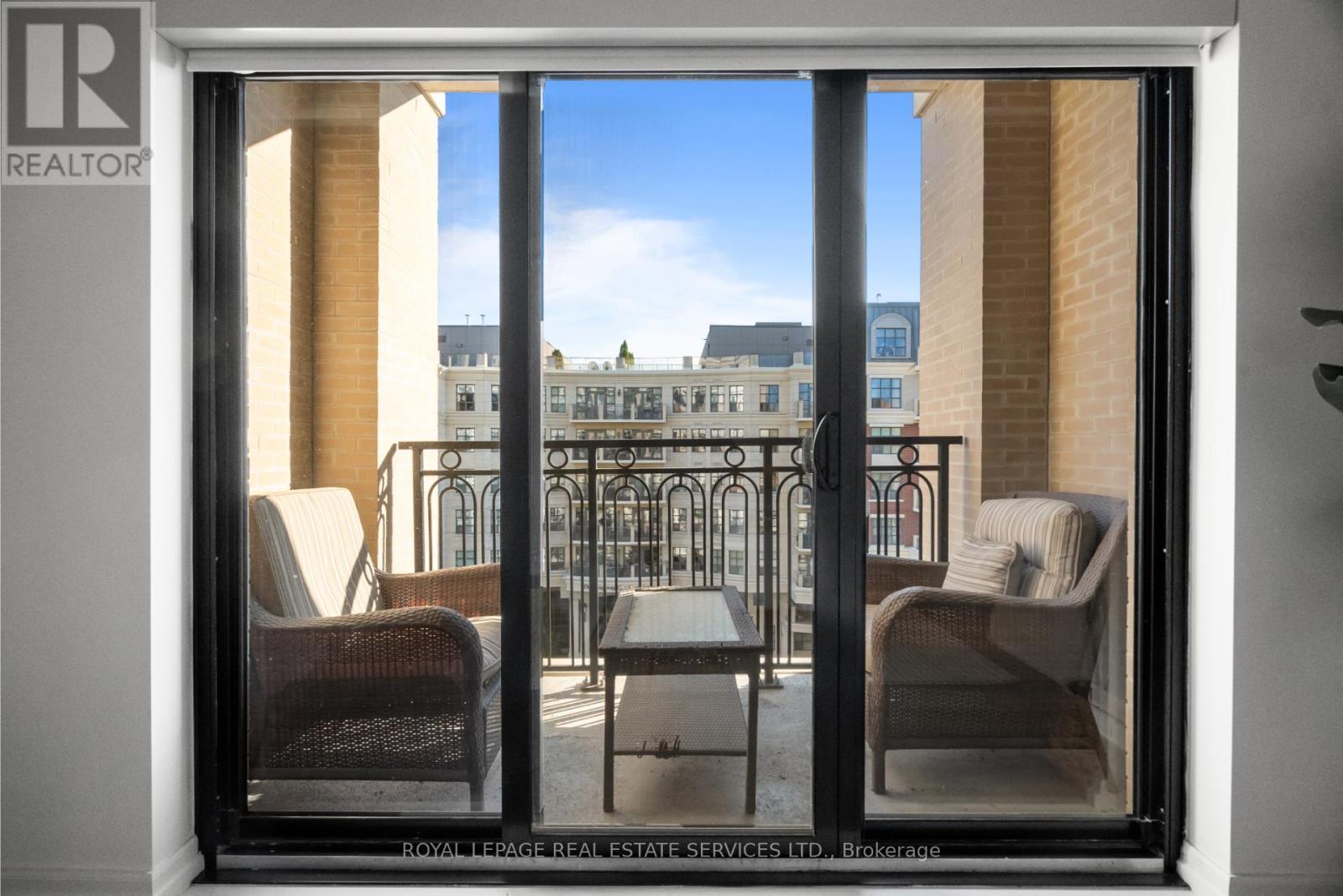 504 - 4 The Kingsway, Toronto, ON - Indoor Photo Showing Other Room