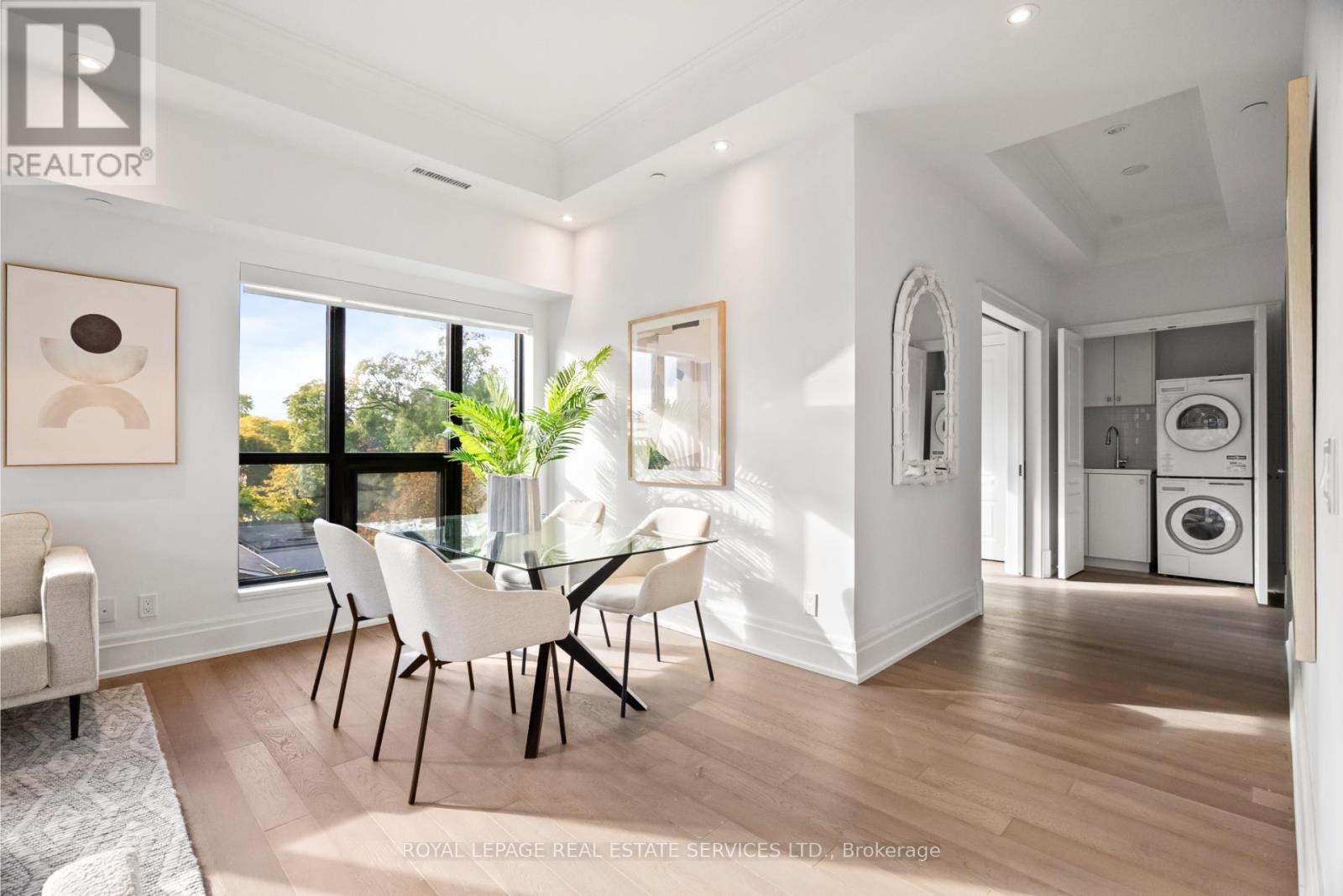 504 - 4 The Kingsway, Toronto, ON - Indoor Photo Showing Dining Room
