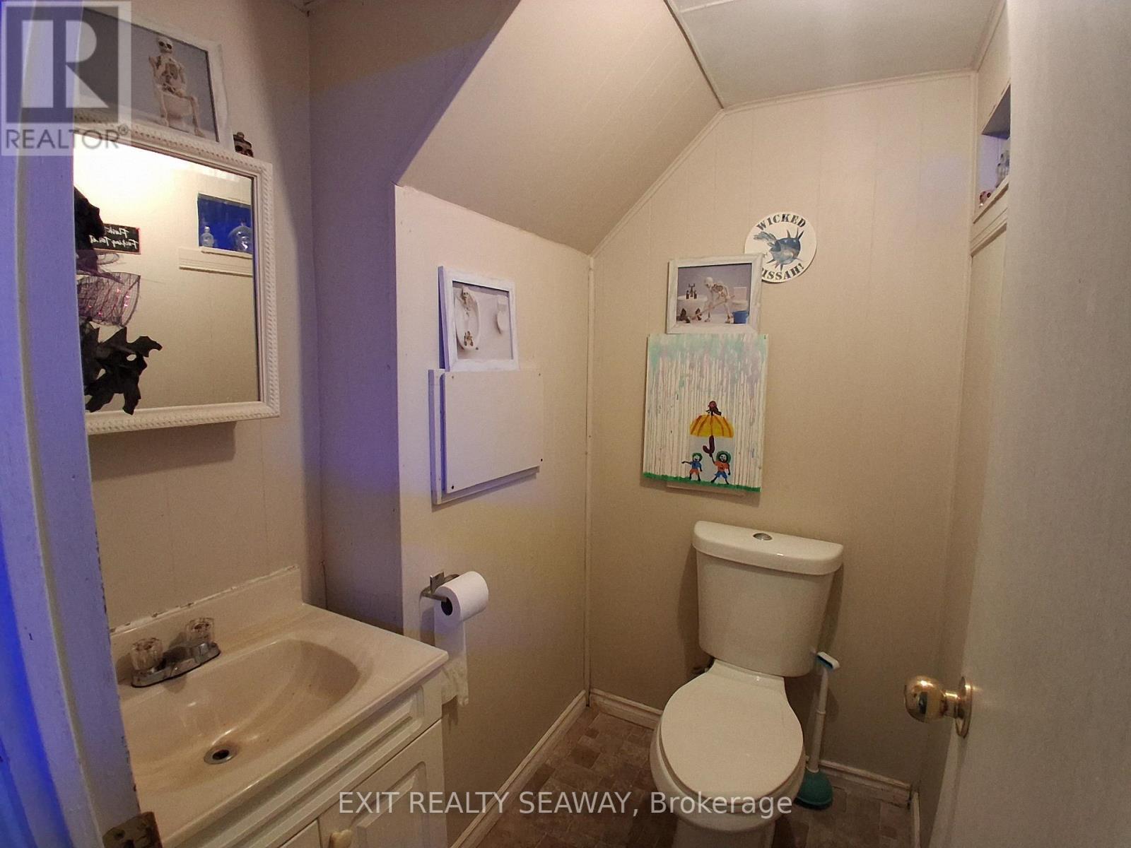 3337 Cadeb Avenue, Cornwall, ON - Indoor Photo Showing Bathroom