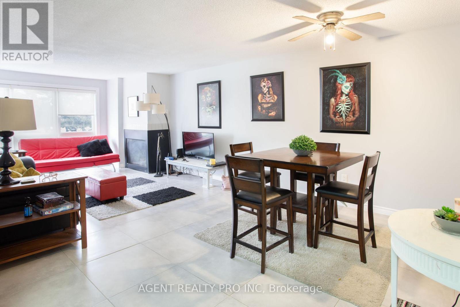 217 - 1 Jacksway Crescent, London North (North G), ON - Indoor Photo Showing Dining Room