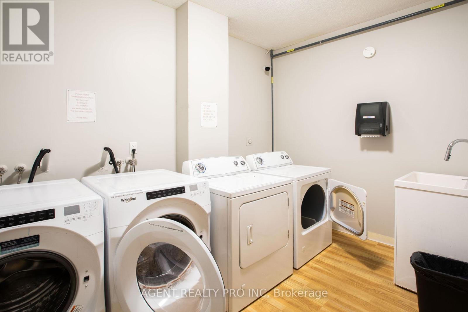 217 - 1 Jacksway Crescent, London North (North G), ON - Indoor Photo Showing Laundry Room