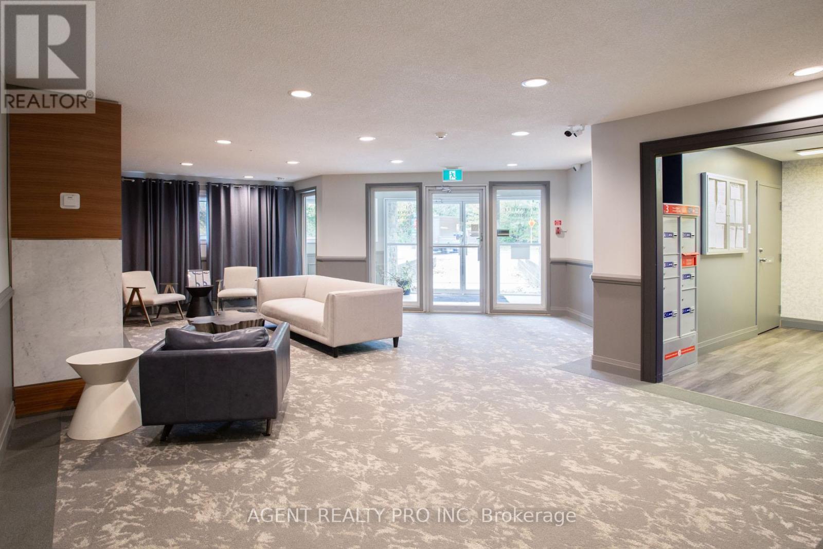 217 - 1 Jacksway Crescent, London North (North G), ON - Indoor