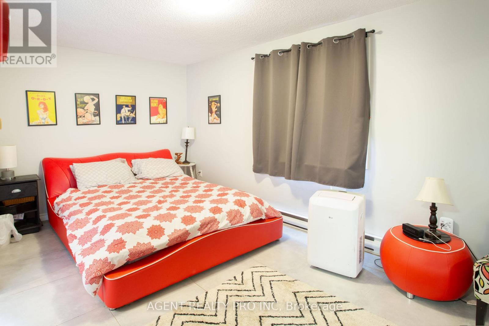 217 - 1 Jacksway Crescent, London North (North G), ON - Indoor Photo Showing Bedroom