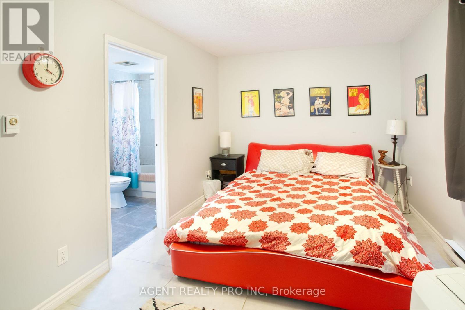 217 - 1 Jacksway Crescent, London North (North G), ON - Indoor Photo Showing Bedroom