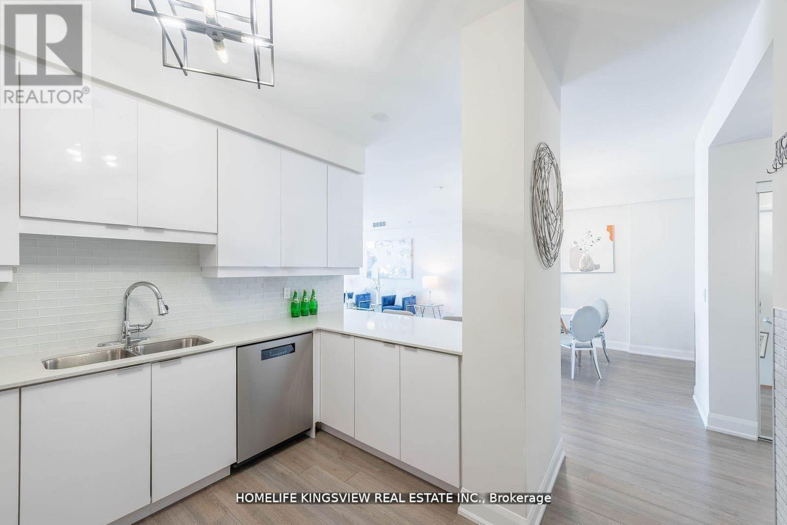 808 - 2910 Highway 7, Vaughan, ON - Indoor Photo Showing Kitchen With Double Sink