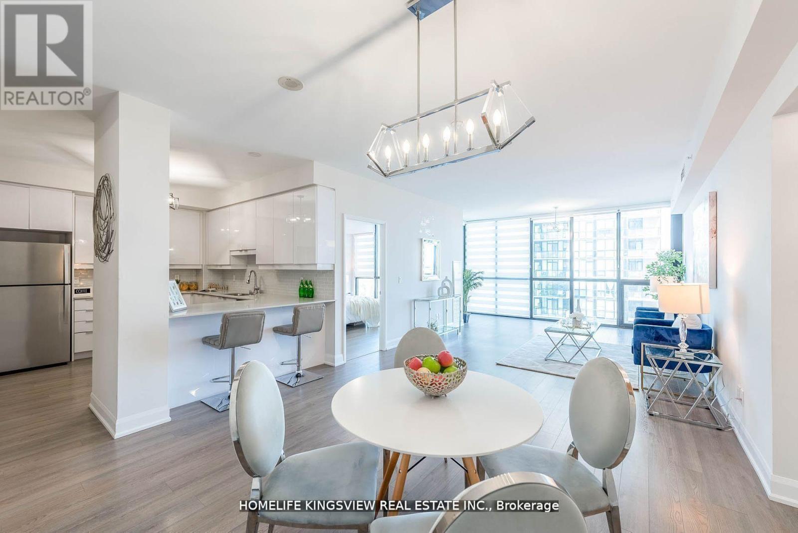 808 - 2910 Highway 7, Vaughan, ON - Indoor Photo Showing Dining Room