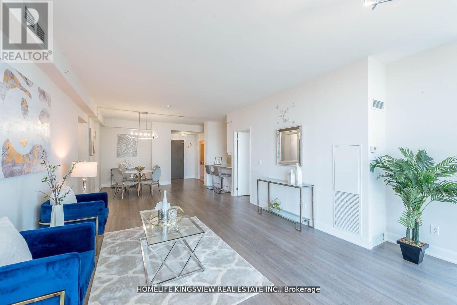 808 - 2910 Highway 7, Vaughan, ON - Indoor Photo Showing Living Room