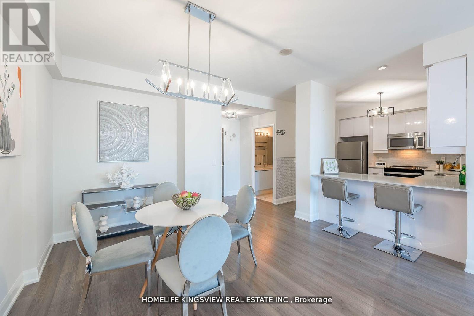 808 - 2910 Highway 7, Vaughan, ON - Indoor Photo Showing Dining Room