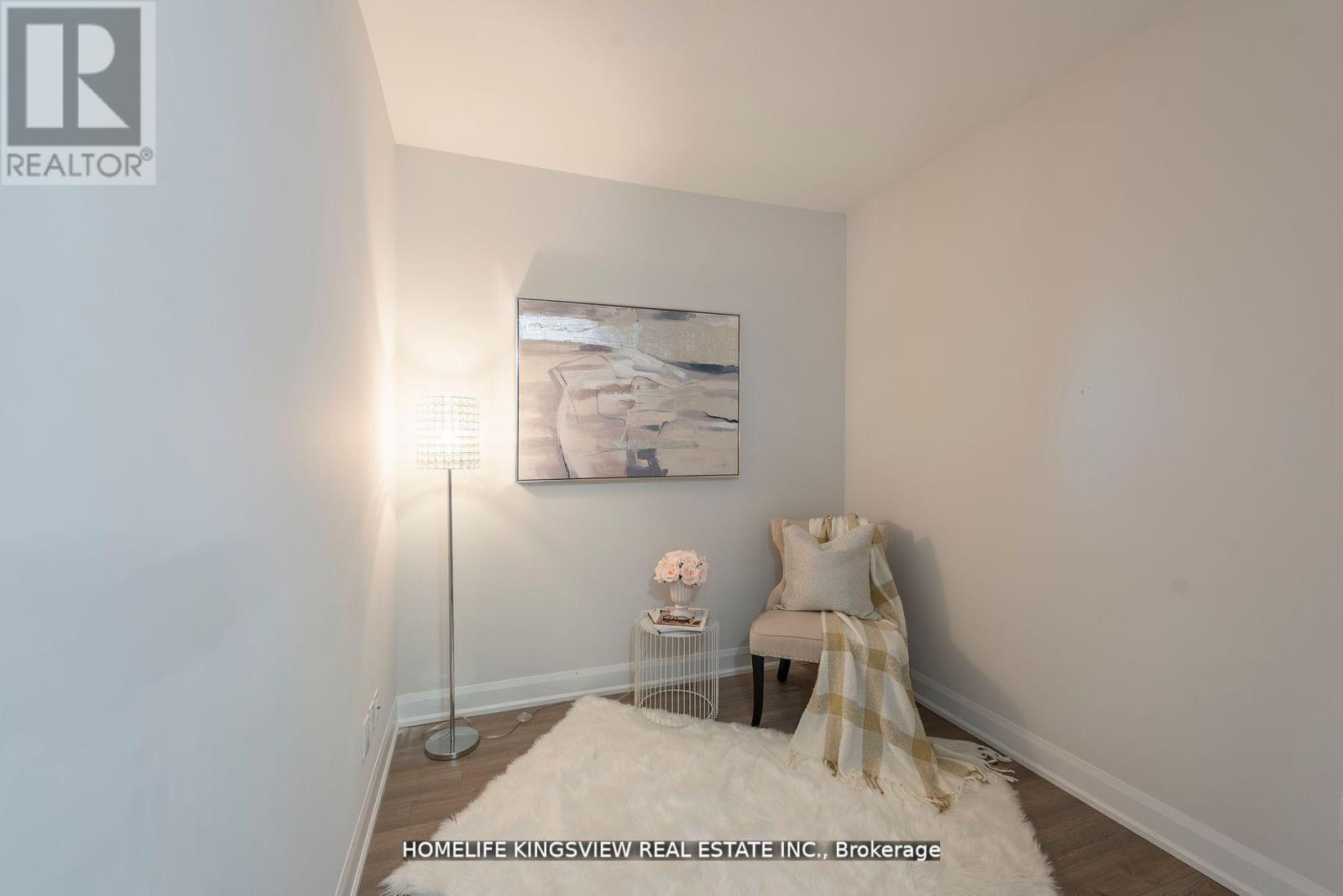 808 - 2910 Highway 7, Vaughan, ON - Indoor