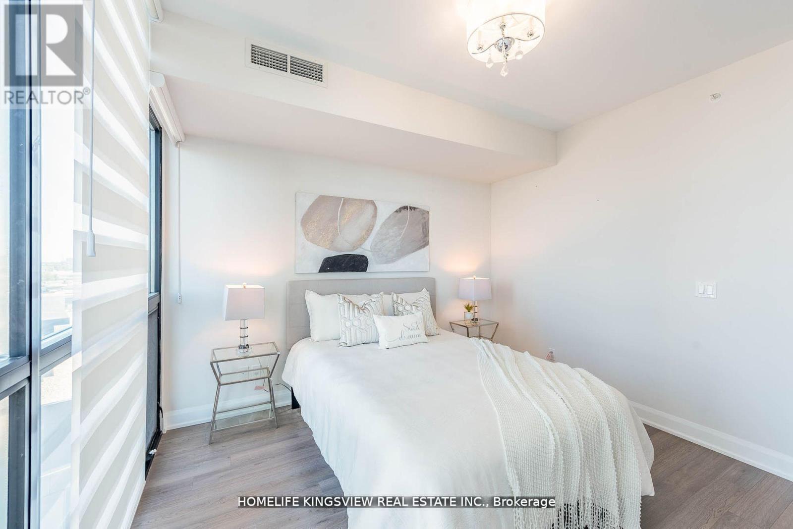 808 - 2910 Highway 7, Vaughan, ON - Indoor Photo Showing Bedroom