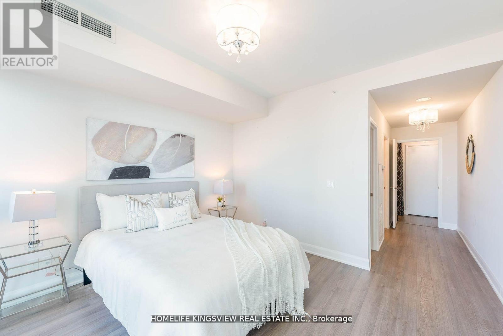 808 - 2910 Highway 7, Vaughan, ON - Indoor Photo Showing Bedroom