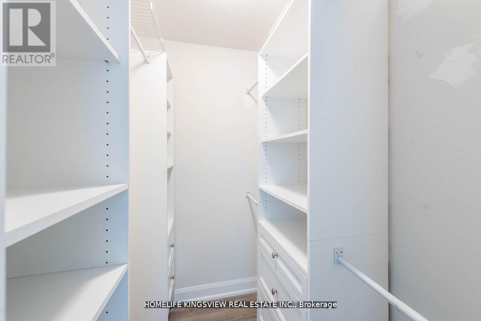 808 - 2910 Highway 7, Vaughan, ON - Indoor With Storage