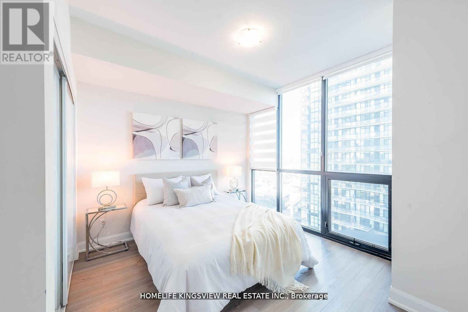 808 - 2910 Highway 7, Vaughan, ON - Indoor Photo Showing Bedroom