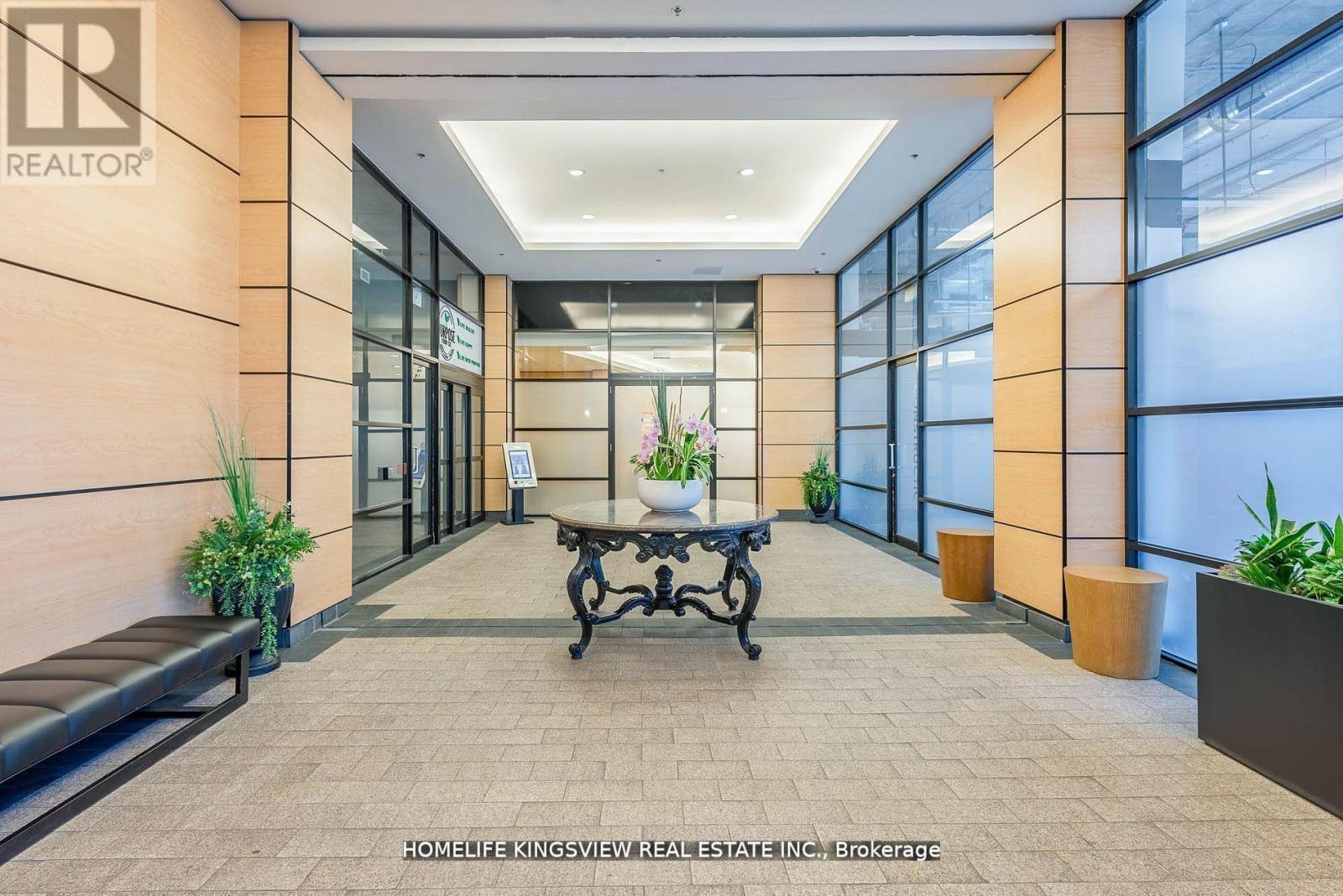 808 - 2910 Highway 7, Vaughan, ON - Indoor Photo Showing Other Room