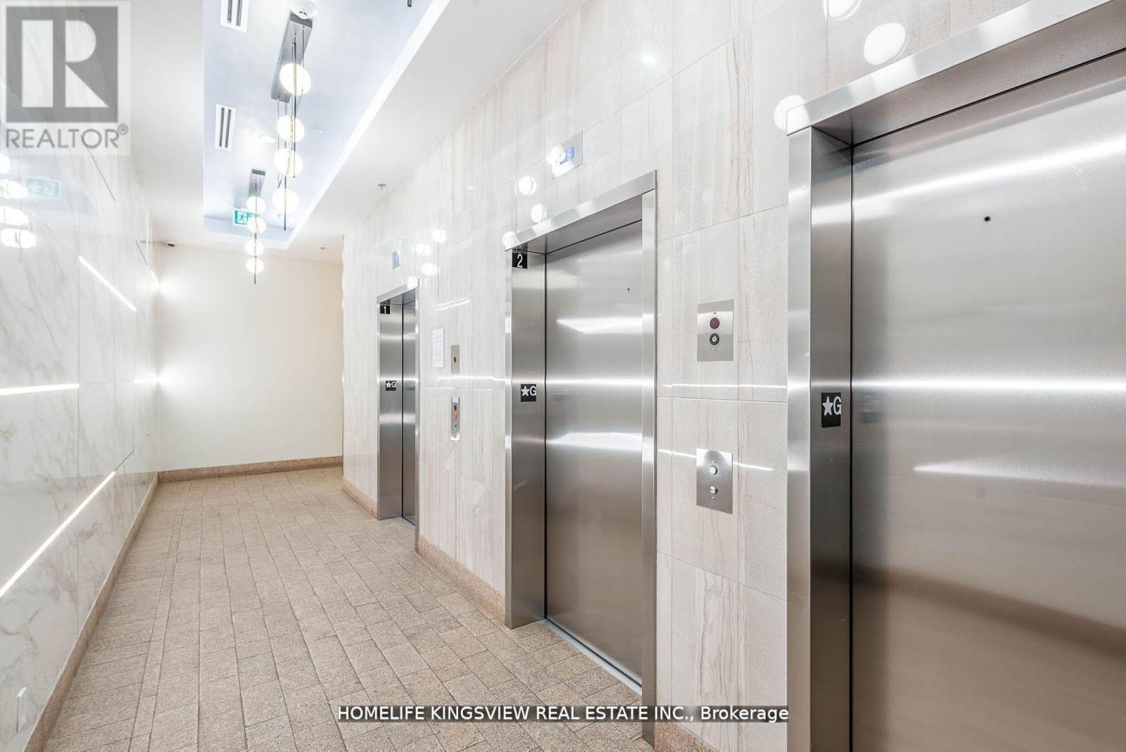 808 - 2910 Highway 7, Vaughan, ON - Indoor Photo Showing Other Room