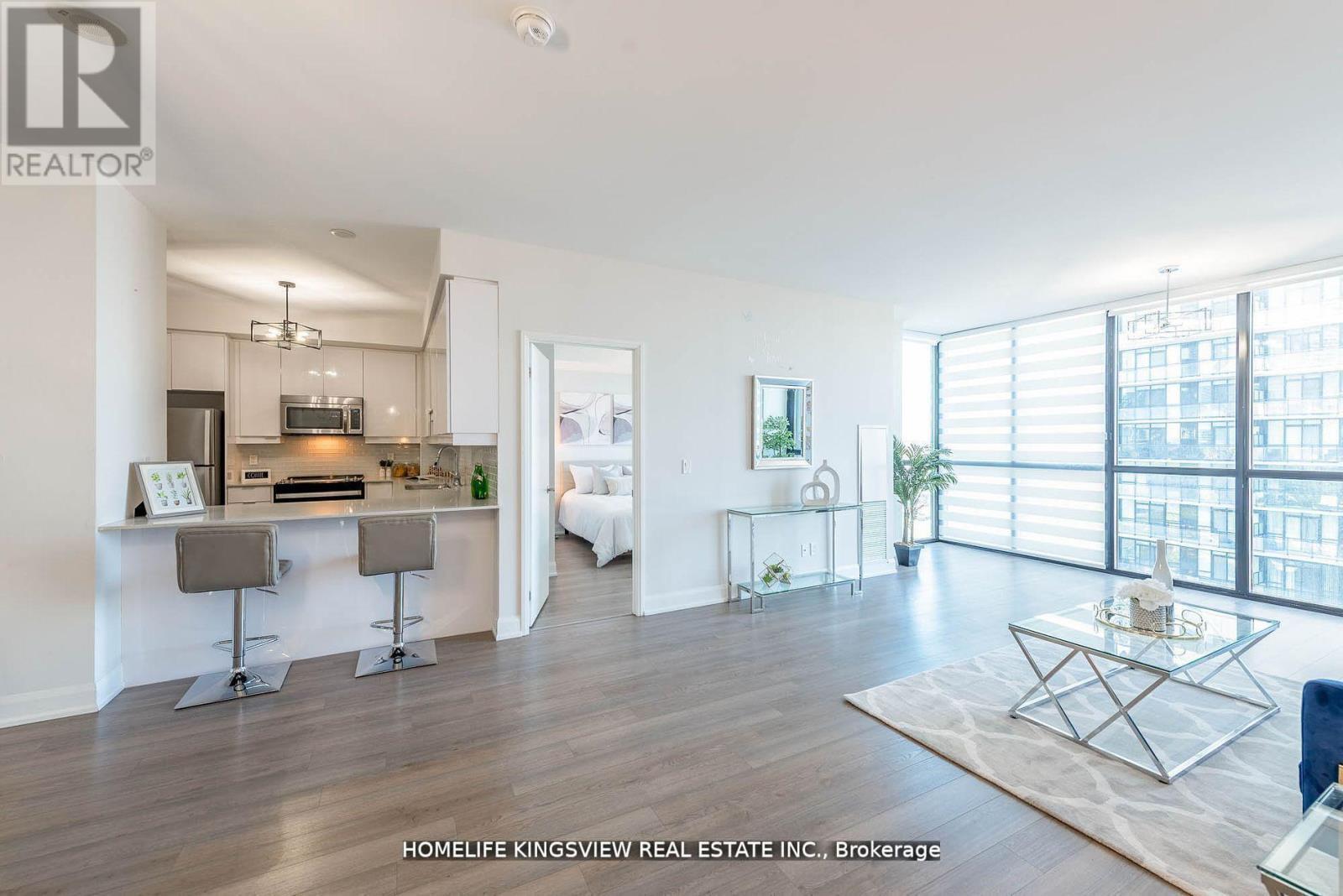 808 - 2910 Highway 7, Vaughan, ON - Indoor Photo Showing Other Room