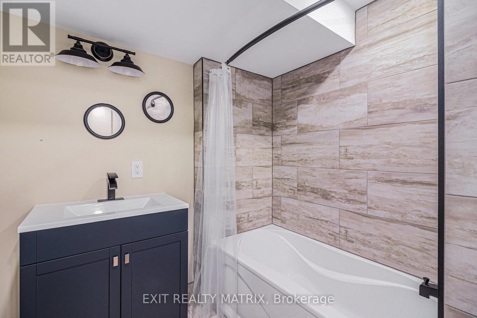 1432 Deavy Way E, Ottawa, ON - Indoor Photo Showing Bathroom