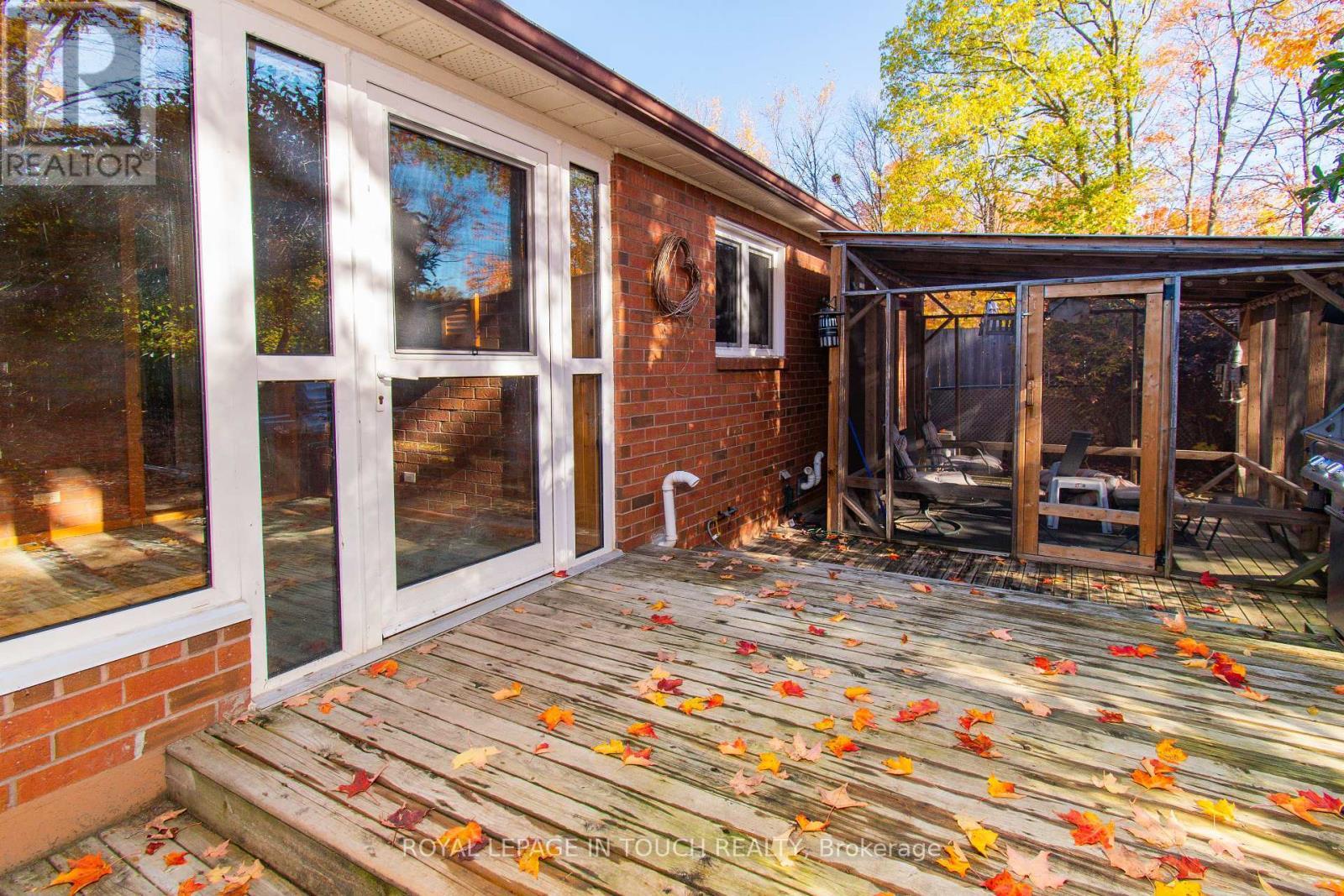 21 Robins Point Road, Tay, ON - Outdoor With Exterior