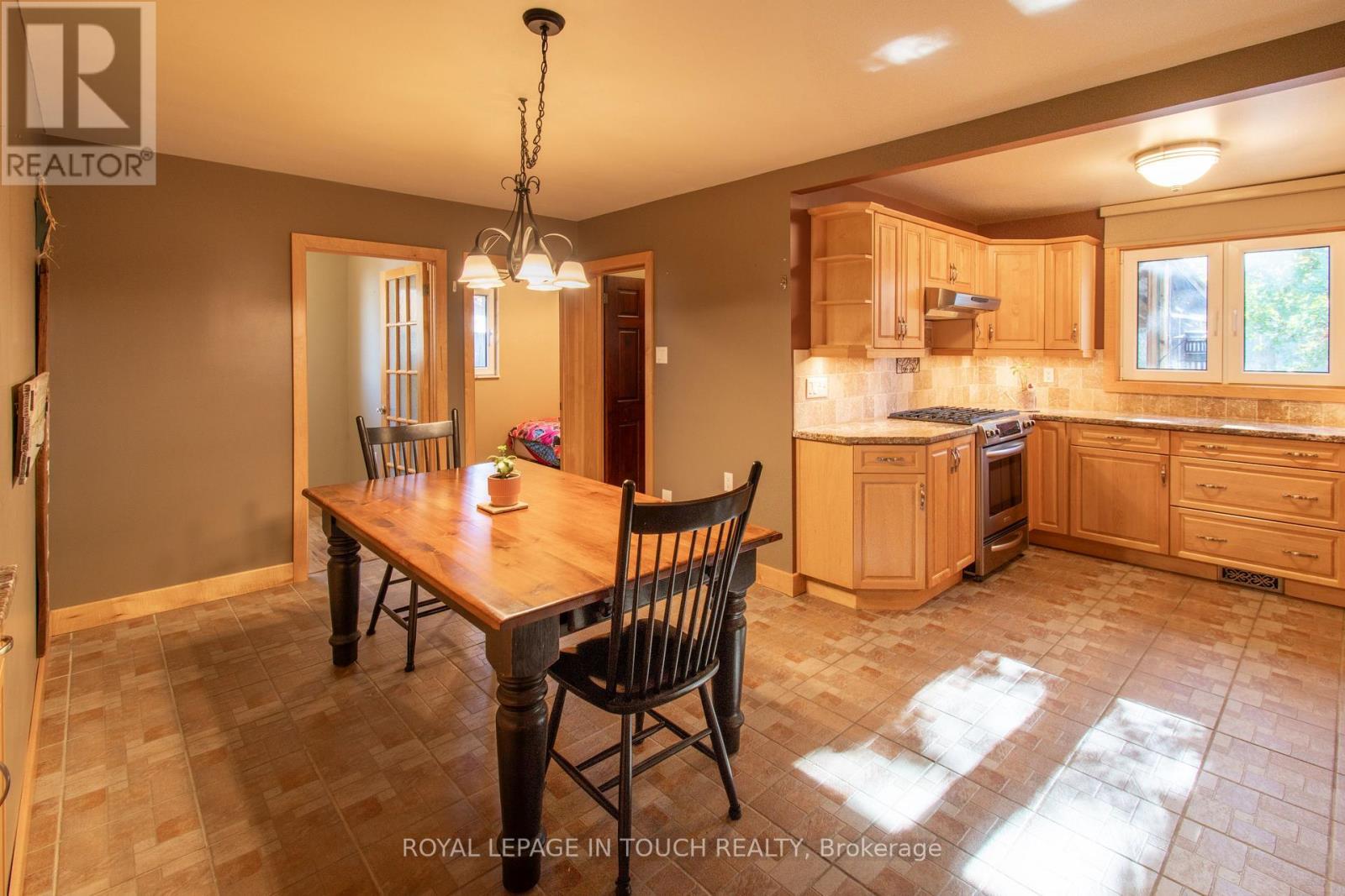 21 Robins Point Road, Tay, ON - Indoor