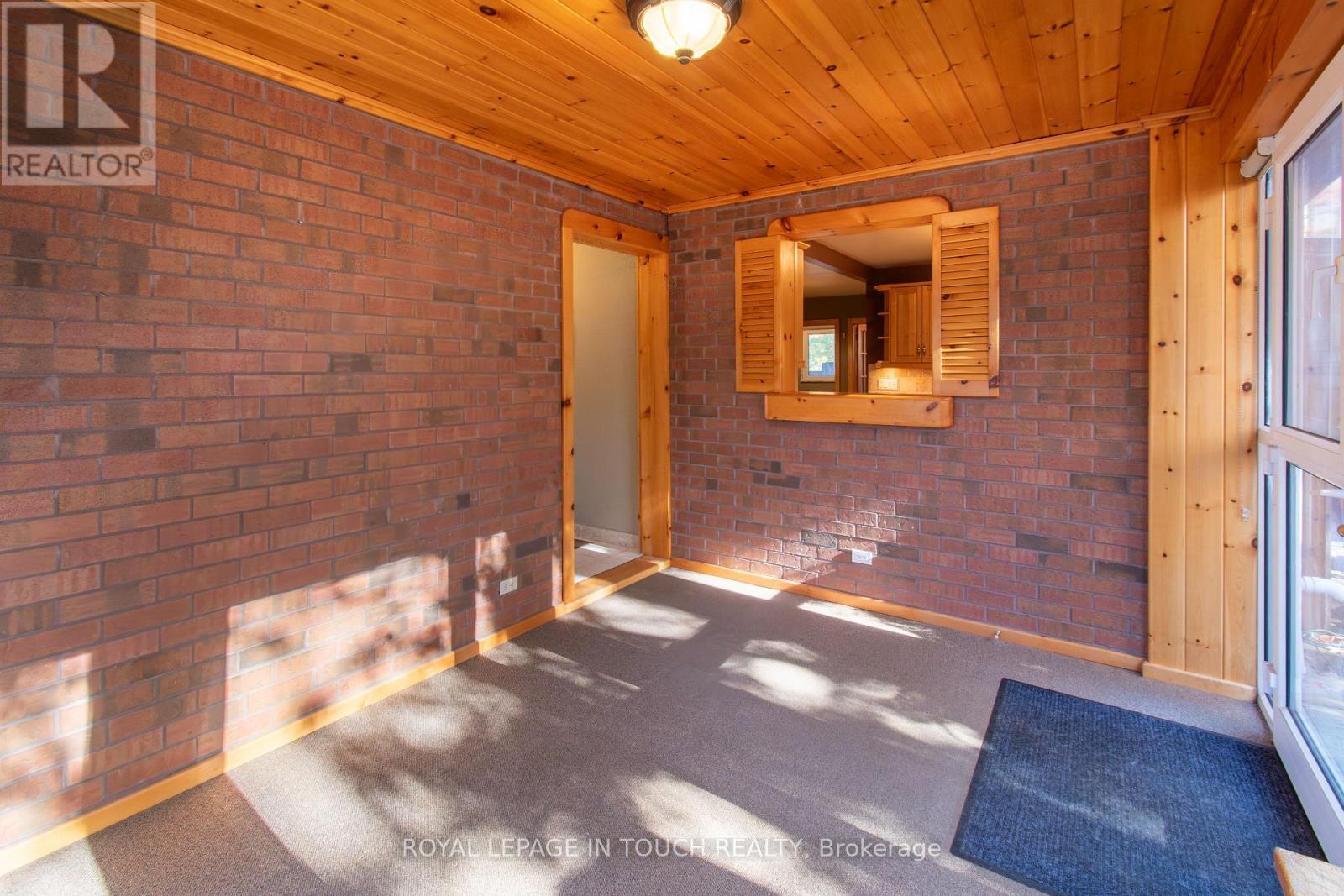 21 Robins Point Road, Tay, ON - With Exterior