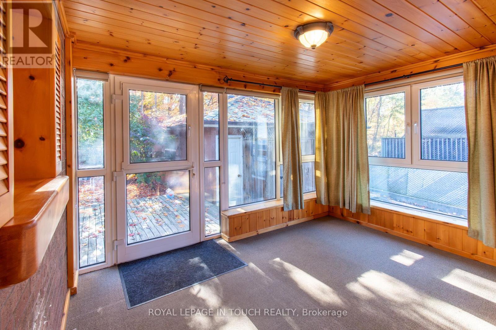 21 Robins Point Road, Tay, ON - Indoor Photo Showing Other Room