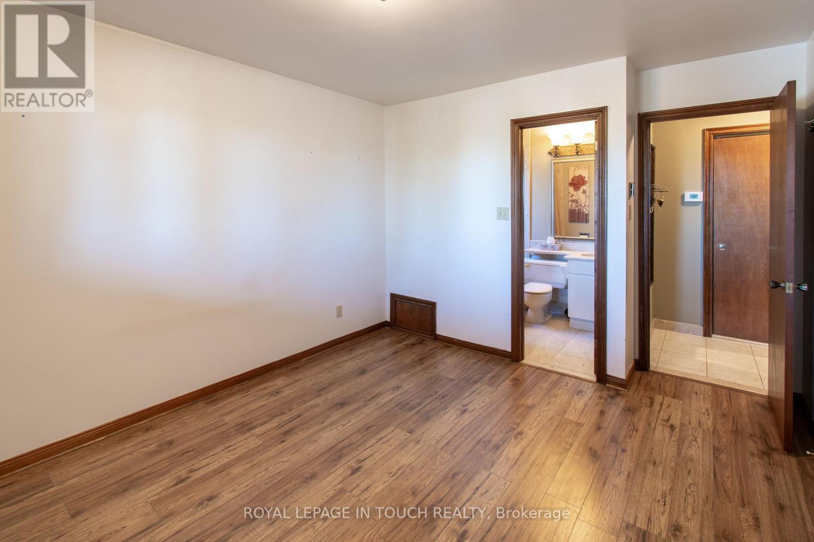 21 Robins Point Road, Tay, ON - Indoor Photo Showing Other Room