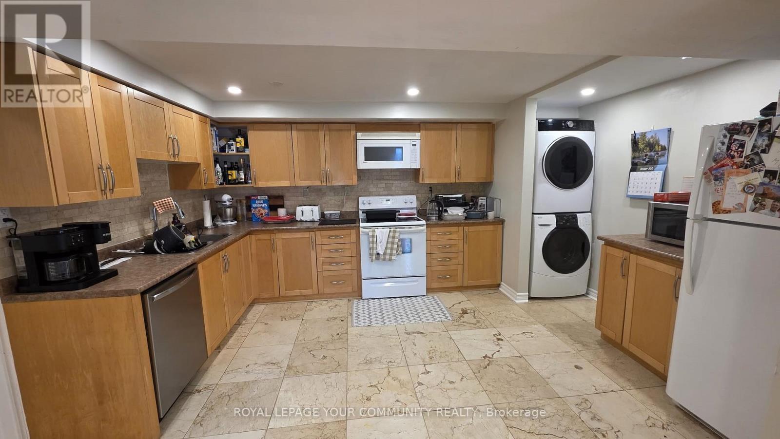 Bsmt - 284 Catering Road, Georgina, ON - Indoor Photo Showing Kitchen